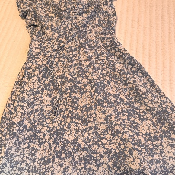 Monteau Blue and White Floral Top - Picture 2 of 5